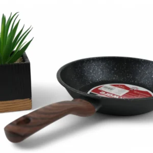 Tigaie Cu Mâner De Lemn (20Cm)